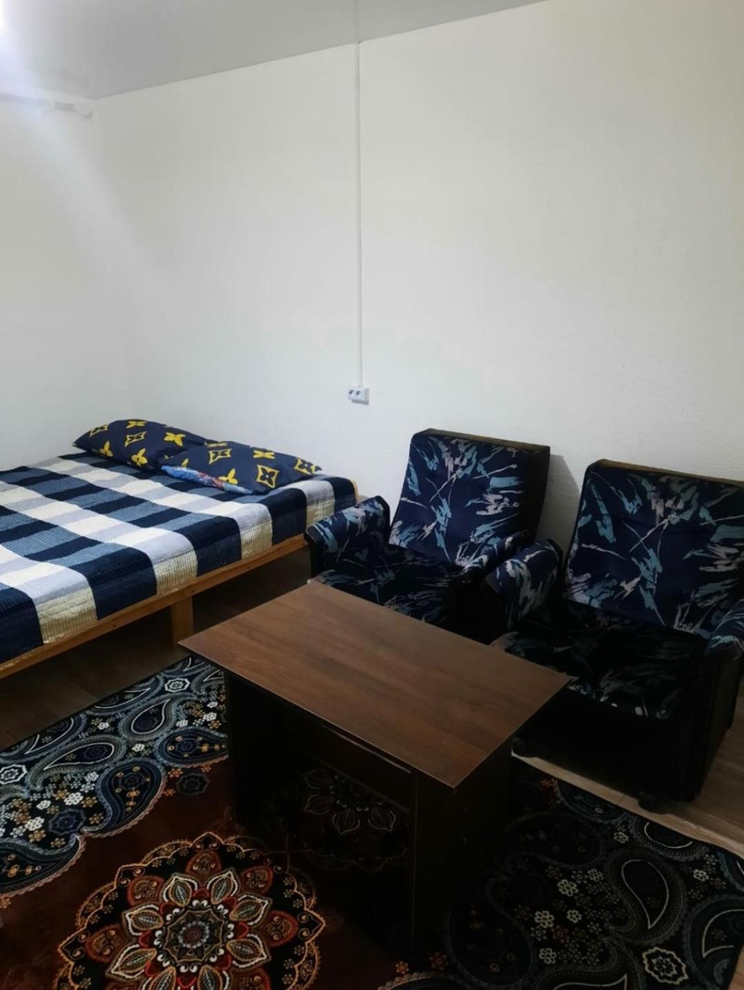 Атлант Hotel Bishkek Exterior foto